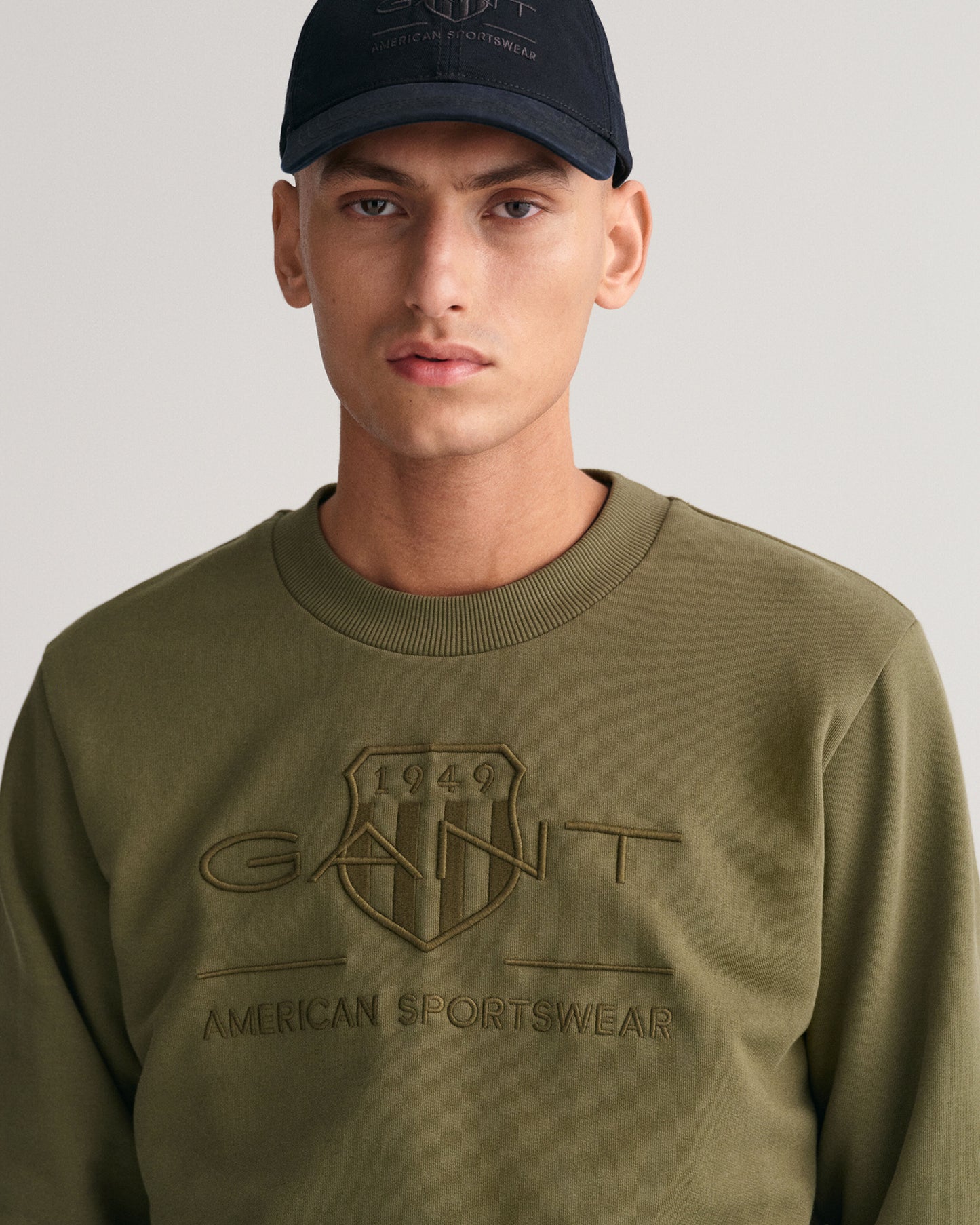 GANT TONAL SHIELD CREW NECK SWEAT